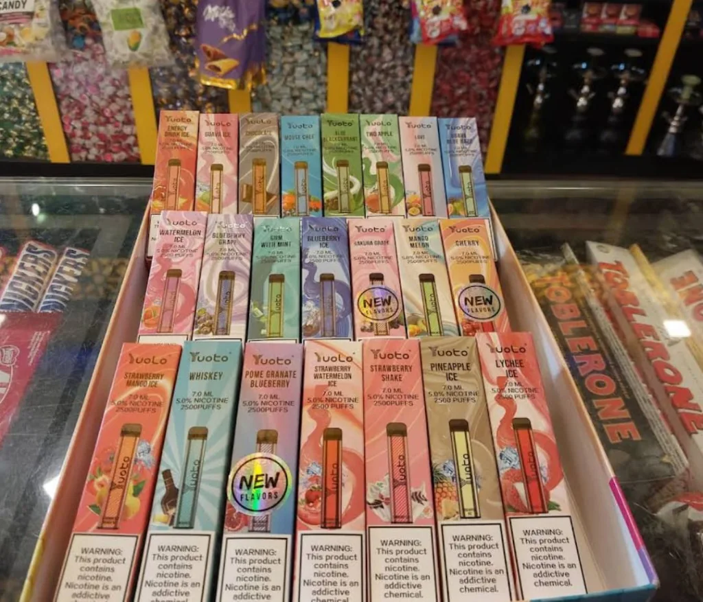 Yuoto 2500 Puffs by Yuoto at Vape Shop Goa